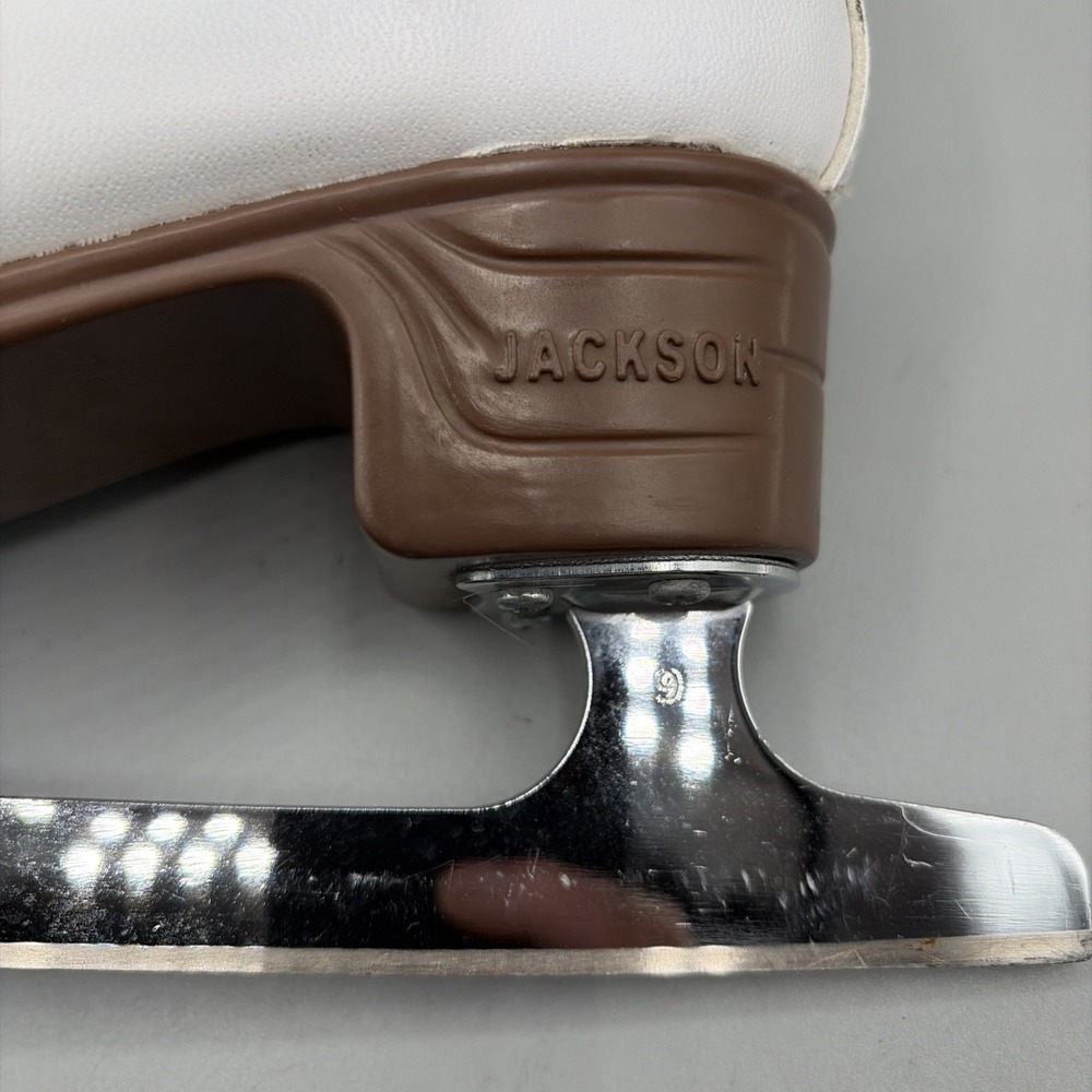 Jackson Ultima Excel figure ice skates youth 4.5 C with Mark II Blade and covers - Picture 15 of 16